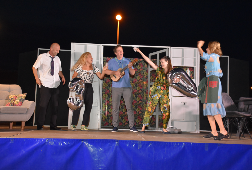 Predstava 'Jel tako, Zorane' nasmijala i mirlovačku publiku 