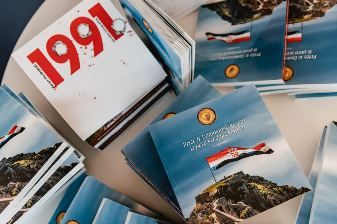 U Veteranskom centru Plenković i pola Vlade uručili priznanja i nagrade učenicima