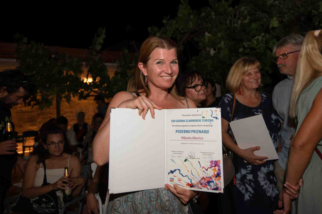 U kući Šare svečano proglašeni laureati zaslužni za 100 godina zlarinskog turizma