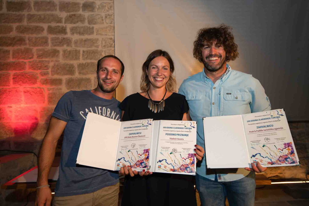 U kući Šare svečano proglašeni laureati zaslužni za 100 godina zlarinskog turizma