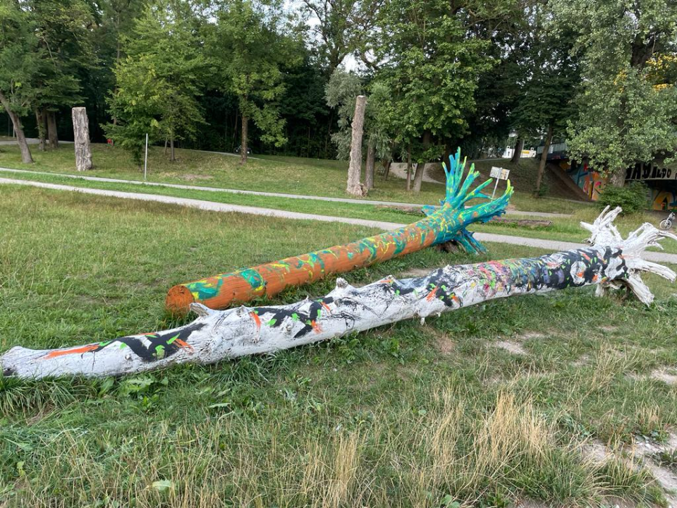 Svi umjetnici oslikavali zid, samo Zvonimir Vila stablo: 'Zakasnio sam'