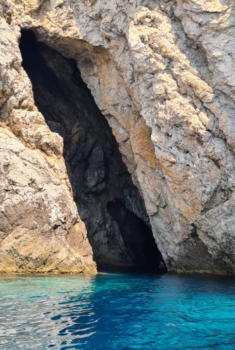 Bili smo na Palagruži, Lastovu, Proizdu i Biševu: Plaže na kopnu su ok, ali ništa se ne može usporediti s jedrenjem oko dalmatinskih otoka