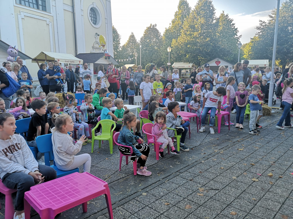 Održano jesensko izdanje Ogulinskog festivala bajke: Sudjelovali izvođači i iz naše županije