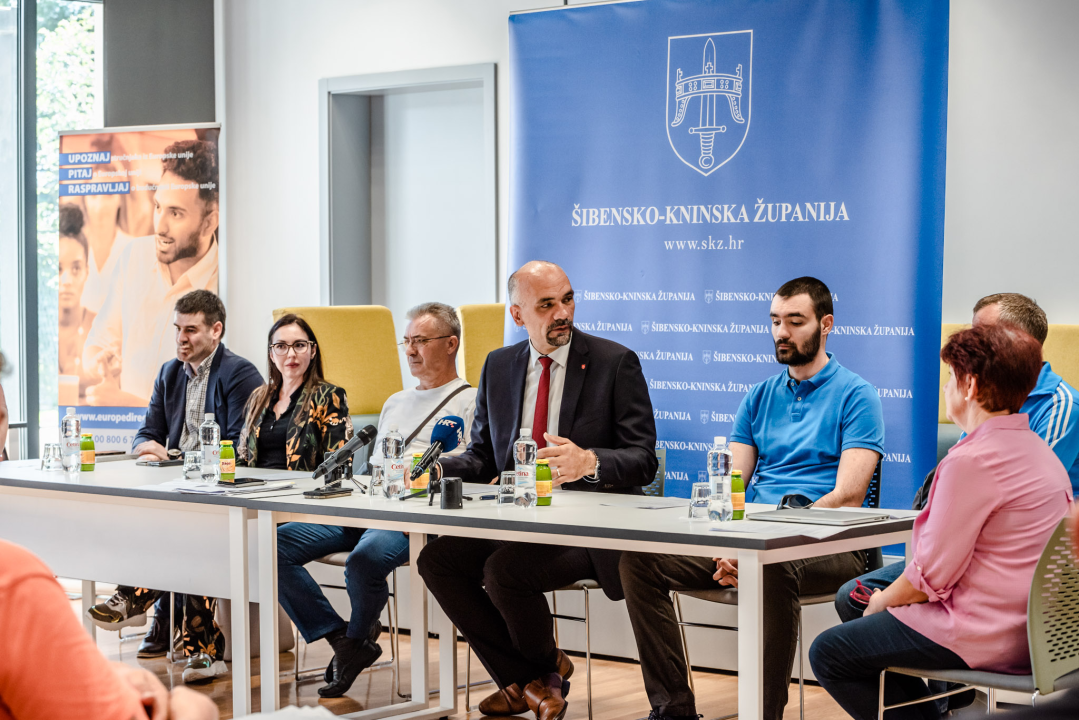 Jelić potpisao ugovore s poljoprivrednicima: 'Želimo poticati mlade da se počnu baviti poljoprivredom'  