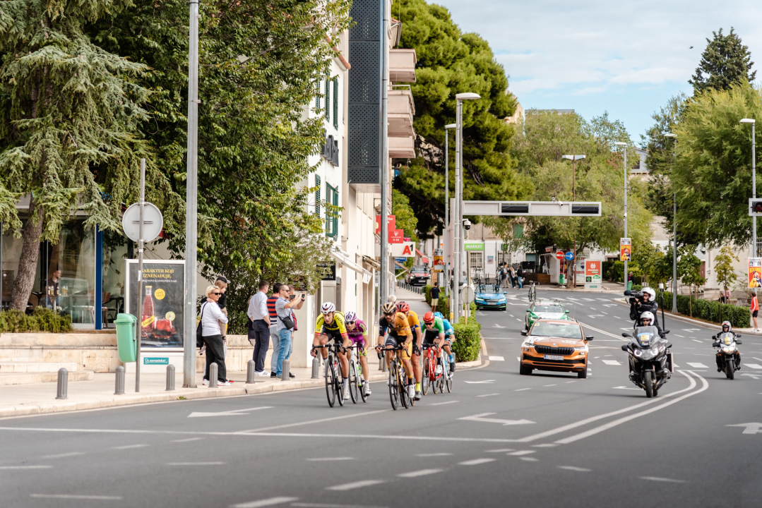 Iz Sinja startala treća etapa utrke CRO Race: Biciklisti prošli kroz Šibenik, među njima i Lorenzo Marenzi  