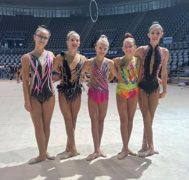 Devet ritmičarki GK Šibenik-Dalmacije nastupalo na međunarodnom turniru &quot;Sirena Cup 2022&quot; u Zadru