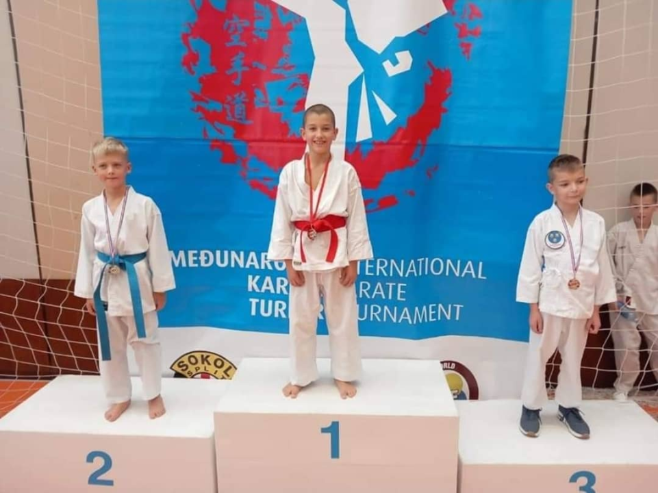 Murterski karataši na međunarodnom turniru osvojili pet medalja