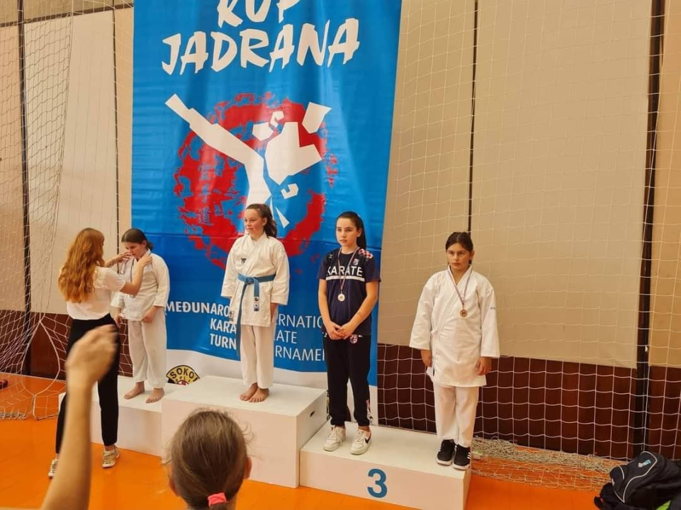 Murterski karataši na međunarodnom turniru osvojili pet medalja