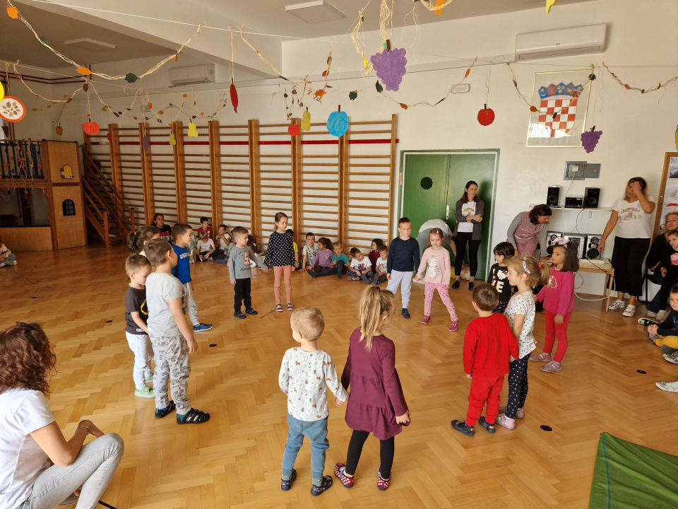 Najveseliji dan u DV 'Vidici': I mali i veliki pjevali su i plesali na zajedničkom okupljanju  