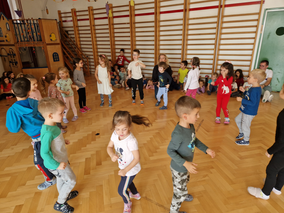 Najveseliji dan u DV 'Vidici': I mali i veliki pjevali su i plesali na zajedničkom okupljanju  