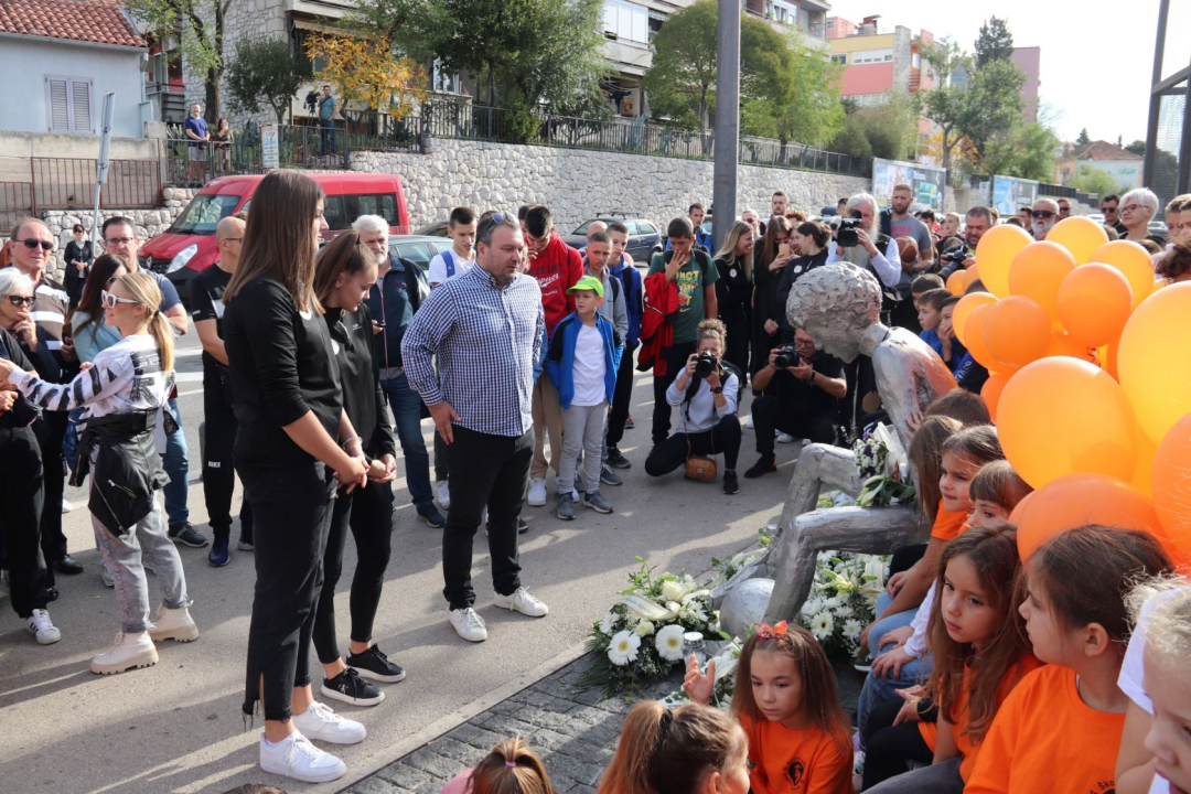 Obilježen 58. rođendan Dražena Petrovića: 'Postao je putokaz generacijama mladih sportaša'