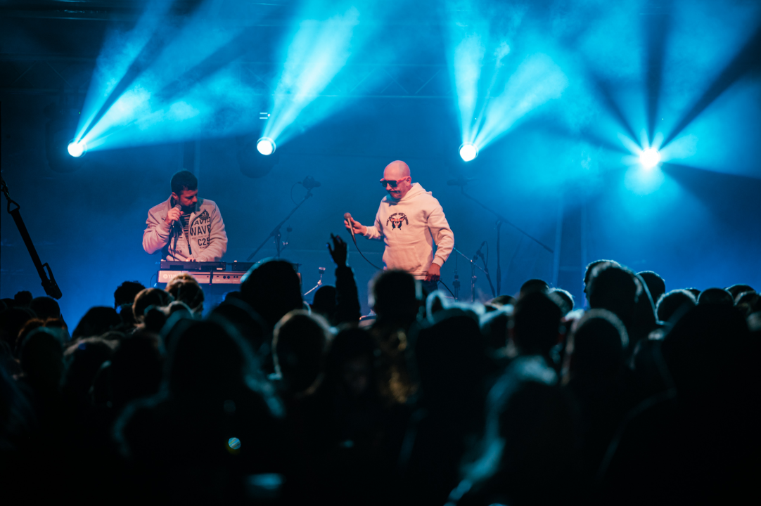 Na Kulturaljci ‘strujale melodije nada generacije’: BluVinil, Jura Stublić, Kuzmu &amp; Shaka Zulu protiv kiše i bure