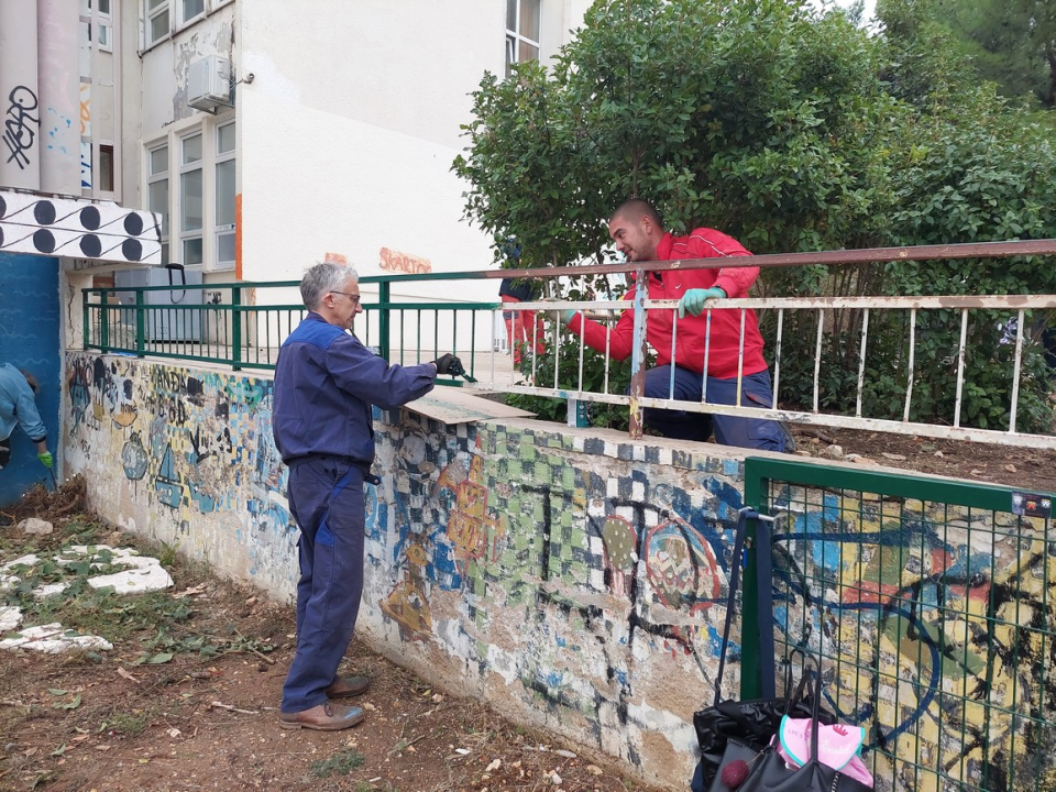 Akcija OŠ Petra Krešimira IV: Inicijativom Vijeća roditelja školski okoliš poprimio je novo ruho