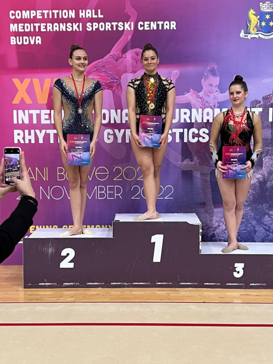 Gimnastičarke 'Šibenik-Dalmacije' zablistale u Budvi: Osvojile osam medalja