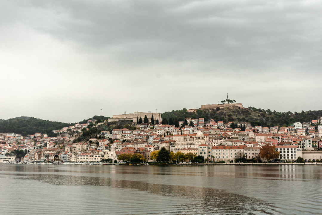 Kod Zlarina u more položen vijenac u čast svih poginulih i nestalih hrvatskih pomoraca