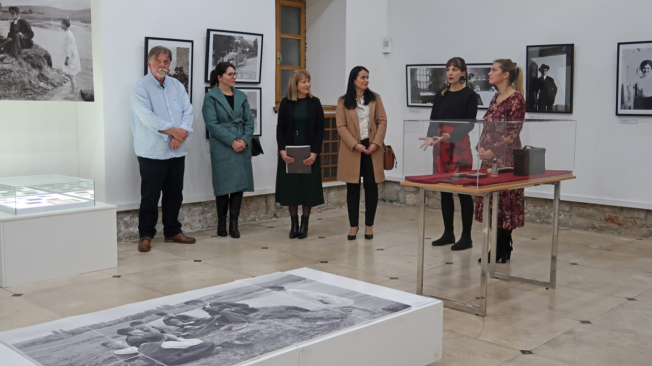U Muzeju grada Šibenika otvorena izložba 'Svjetlopisi pod bosanskim nebom' livanjskog fotoamatera Mate Kaića 