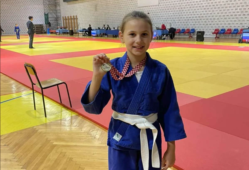 Članovi Judo kluba Šibenik na turniru u Splitu osvojili četiri zlatne, jednu srebrnu i četiri brončane medalje 