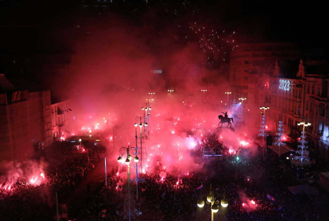 U Hrvatskoj 'nitko nije normalan': Vatreni stigli među 80 tisuća navijača!
