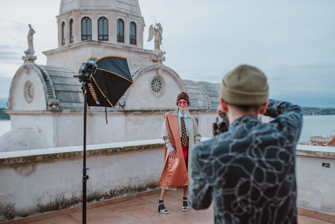 Doček Nove godine sa svjetskom clubbing ikonom najavljen sjajnim streetstyle editorijalom
