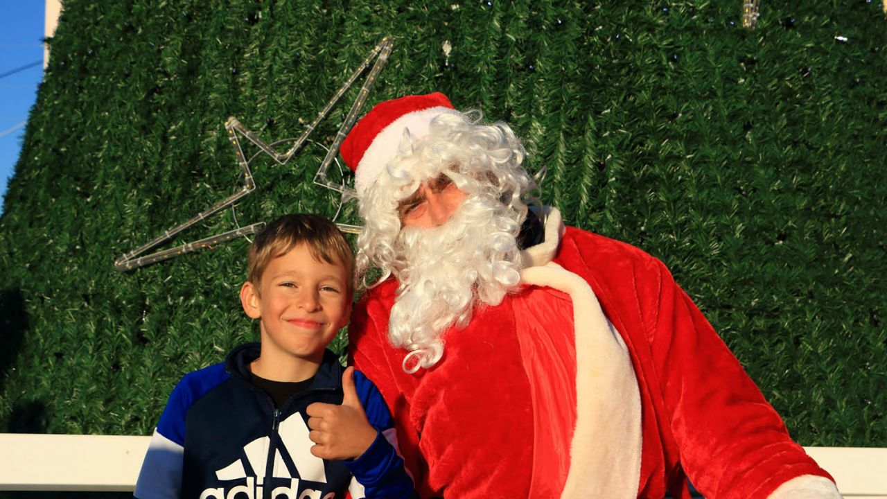 Djed Božićnjak darivao mališane u Dubravi kod Tisnog