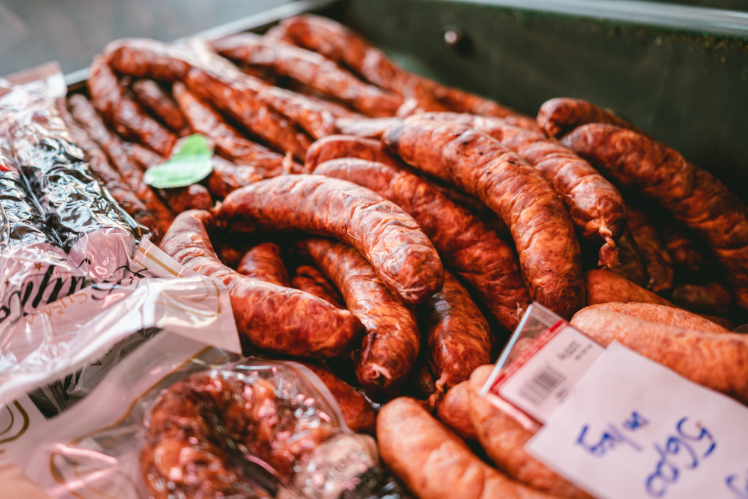 Blagdanski stol: Najbolje tuke, pivci i patke su u Delikatesama Petrović na šibenskoj pijaci