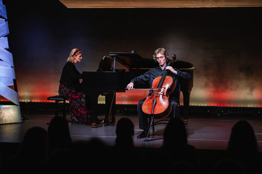Božićni koncert učenika glazbene škole oduševio prepunu Kuću umjetnosti Arsen