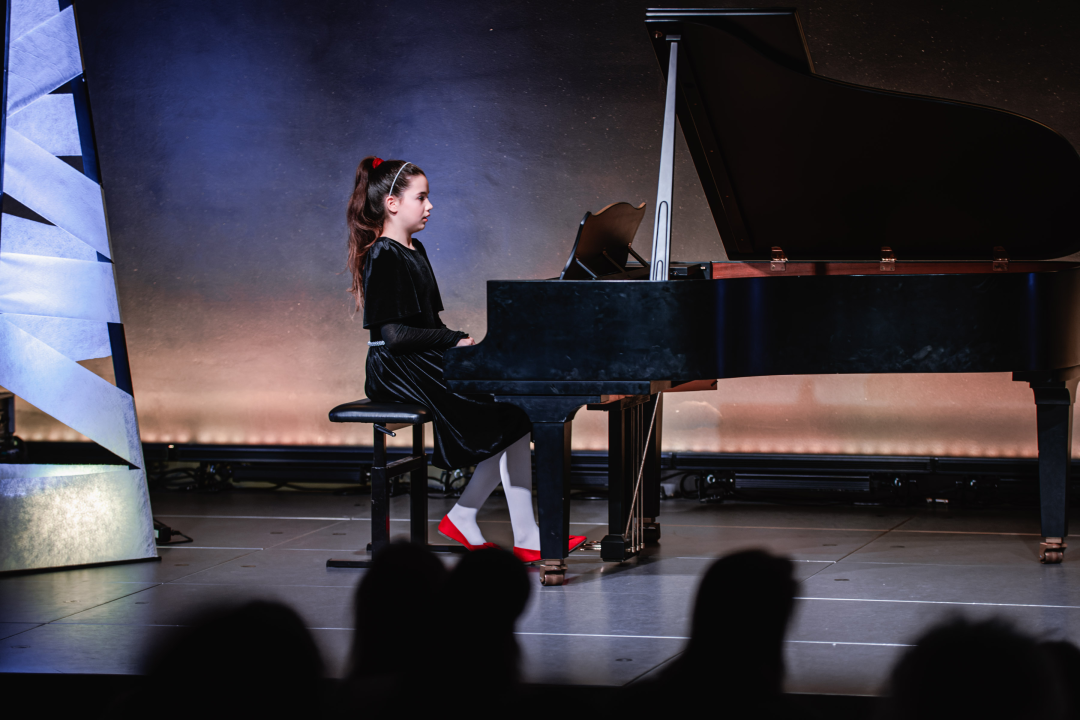 Božićni koncert učenika glazbene škole oduševio prepunu Kuću umjetnosti Arsen