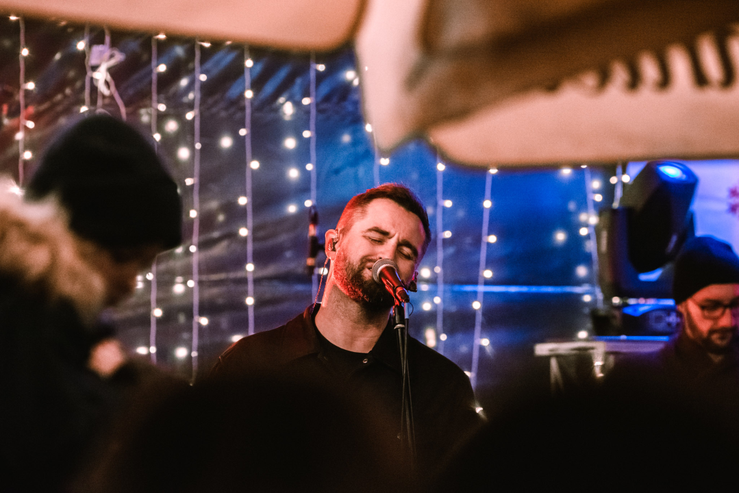 Matija Cvek oduševio šibensku publiku, provjerite koji vas još koncerti očekuju na Božićnom Šušuru!