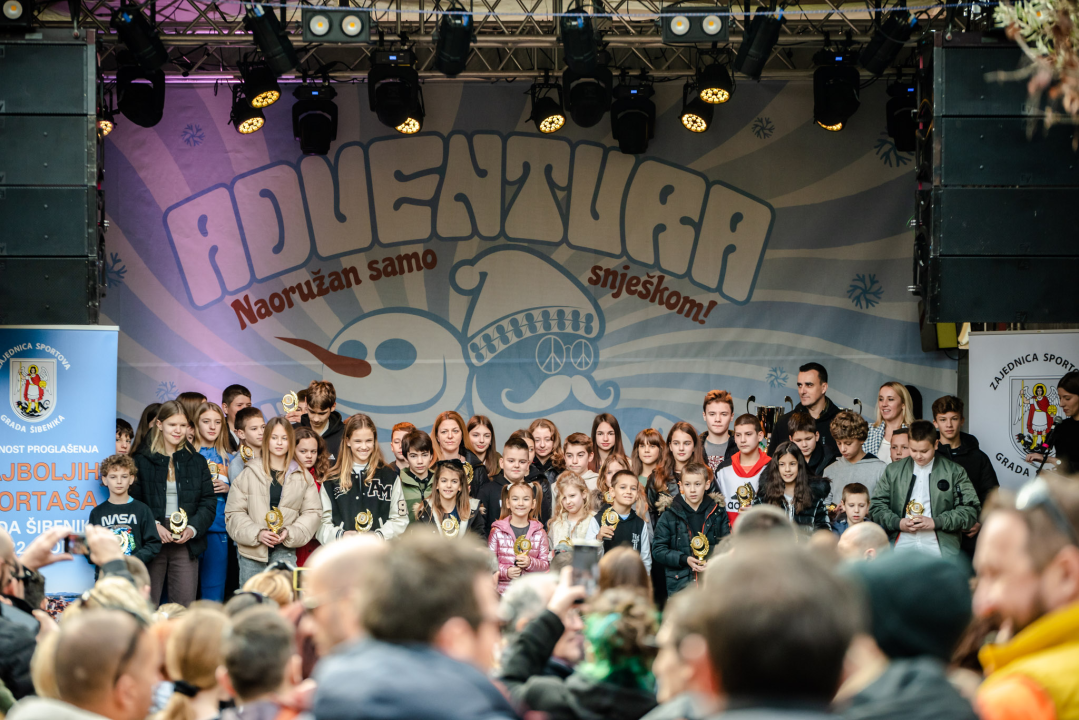 Toni Slavica i Nives Radić, vaterpolisti Solarisa i vaterpolistice Viktorije ovogodišnji su laureati