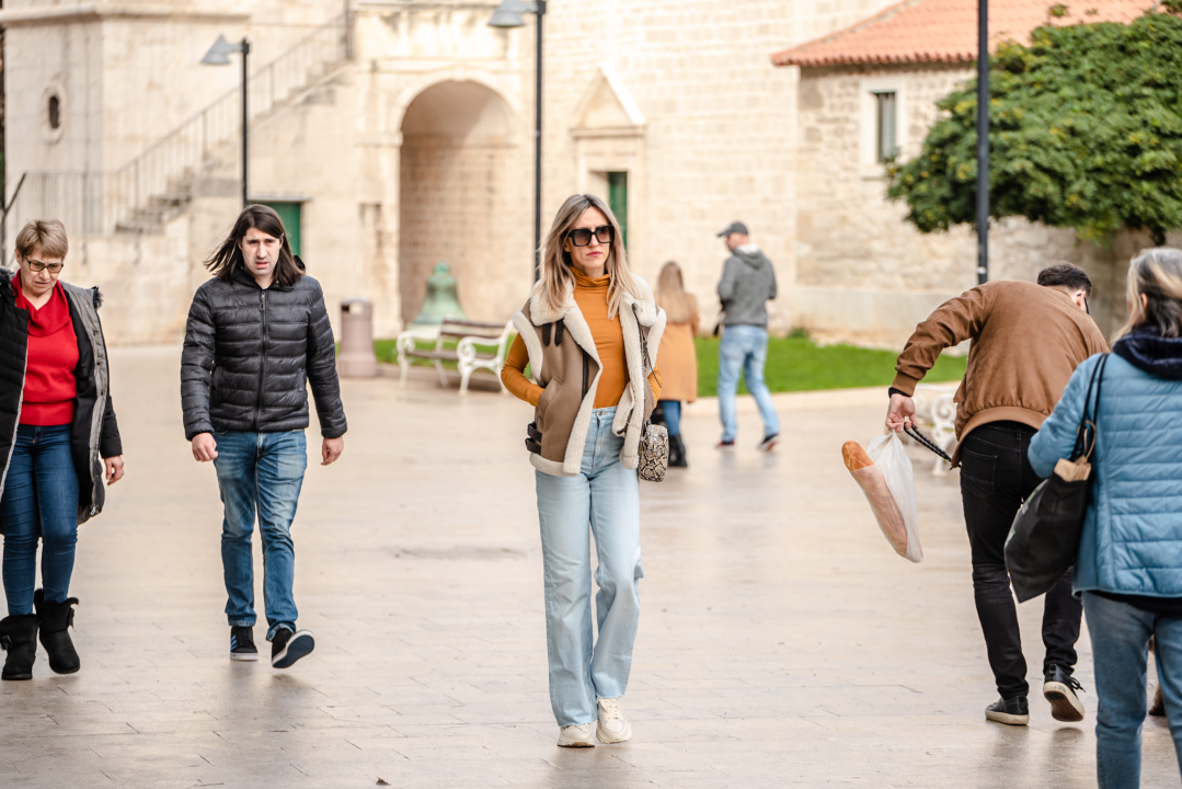 Lijepe Šibenčanke prošetale gradom i pokazale koji su modni komadi u trendu 