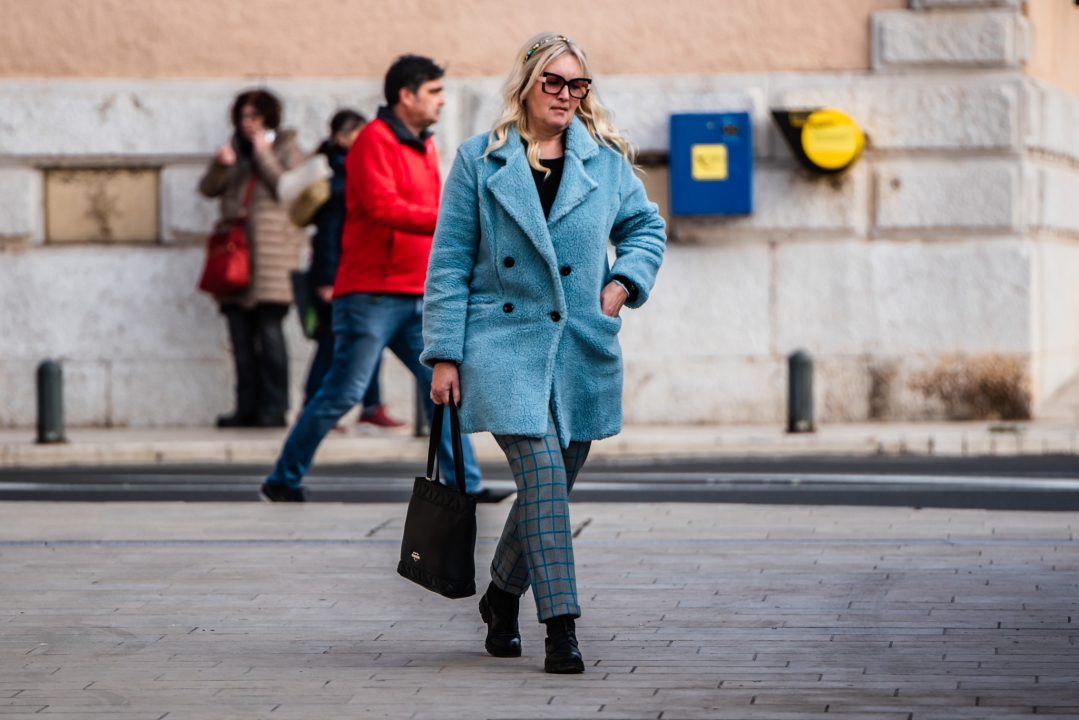 Lijepe Šibenčanke prošetale gradom i pokazale koji su modni komadi u trendu 