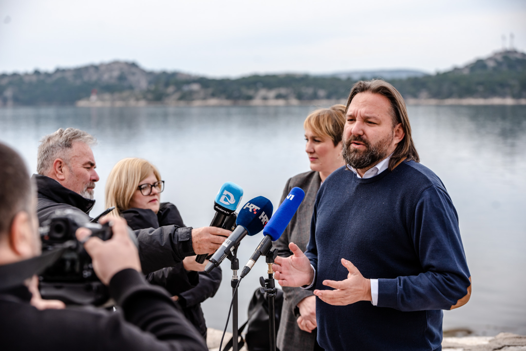 Novi zakon o pomorskom dobru još je jedan pokušaj krađe HDZ-a: 'Građani će postati gosti na plaži'