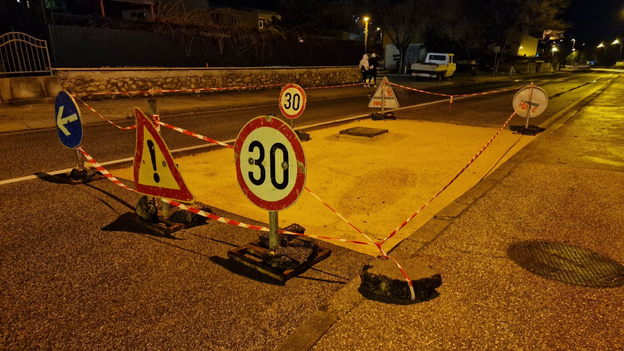 Šahtovi u Njivicama i na Njegoševu sanirani: Čekaju se još usporivači kraj škole    