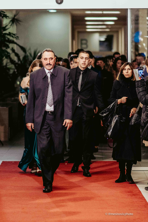 Učenici Ekonomske škole zablistali na maturalnom plesu u Vodicama (2)