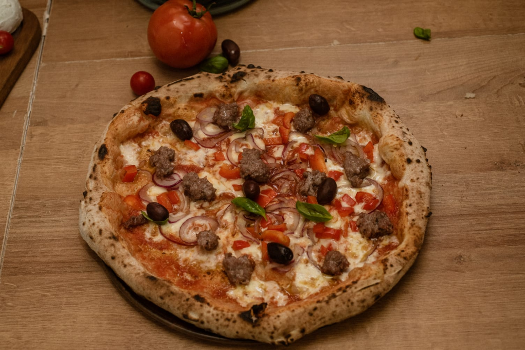 Znate li što je panuozzo sendvič? Ovaj gurmanski hit isprobajte u pizzeriji Victoria! 