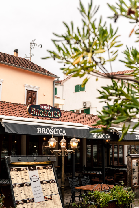 Provedite najromantičniji dan u godini u posebnom ozračju Konobe Brošćica! 