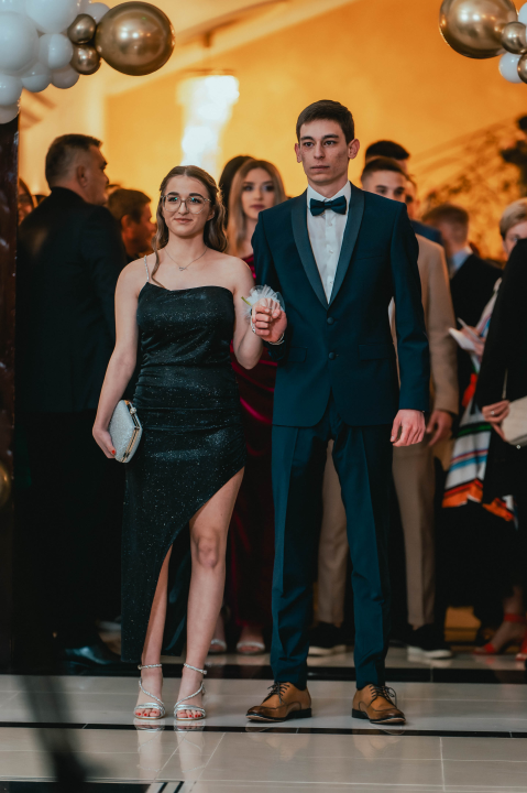 Učenici Prometno-tehničke škole Šibenik poput holivudskih zvijezda na maturalnom plesu (1)