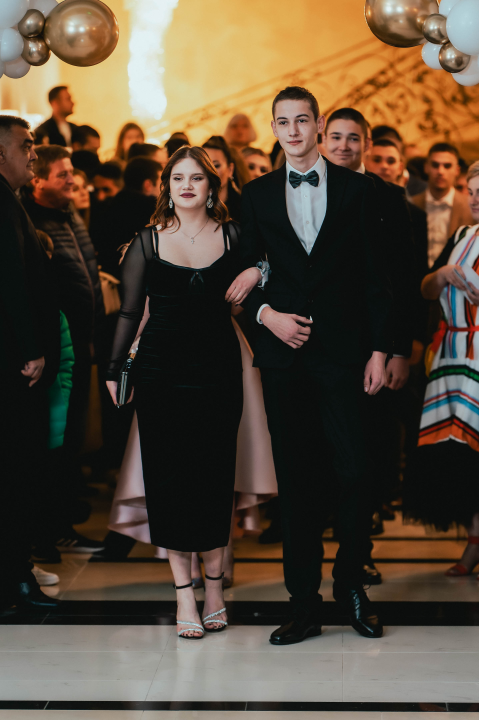 Učenici Prometno-tehničke škole Šibenik poput holivudskih zvijezda na maturalnom plesu (1)