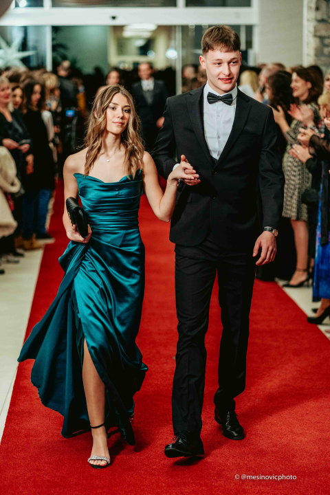 Gimnazijalci zasjali u večeri koju će pamtiti do kraja života! (2.dio)