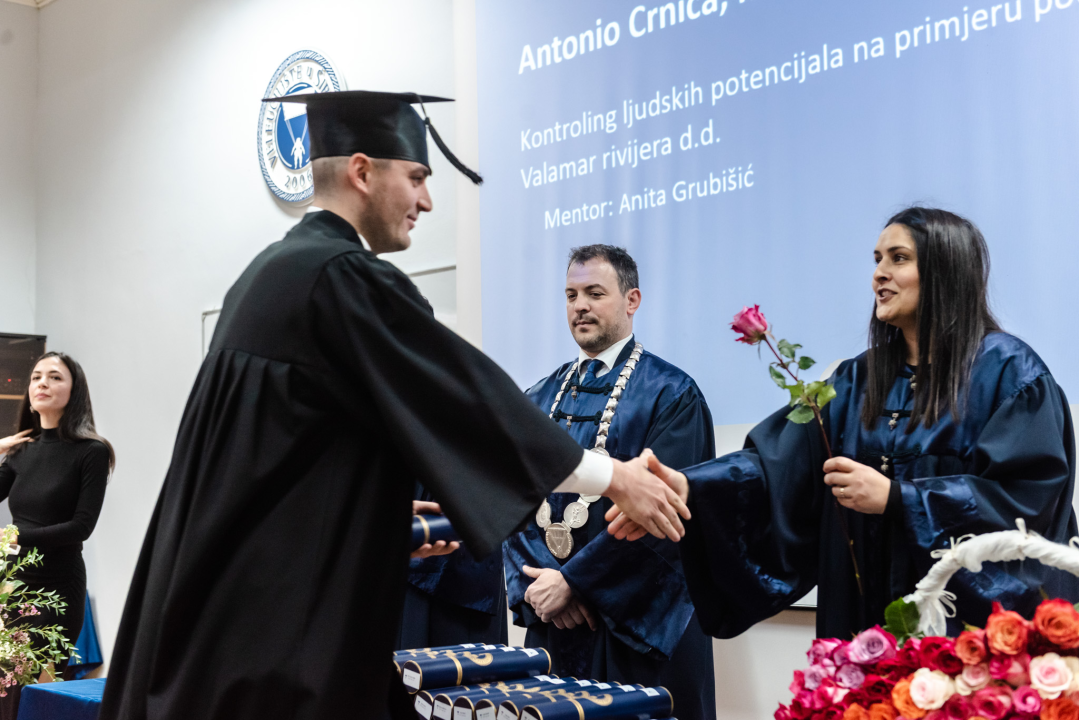 Svečana promocija studenata VUŠ-a: 'Vi ste budućnost naše zemlje i ona će biti onakva kakvom je vi oblikujete'