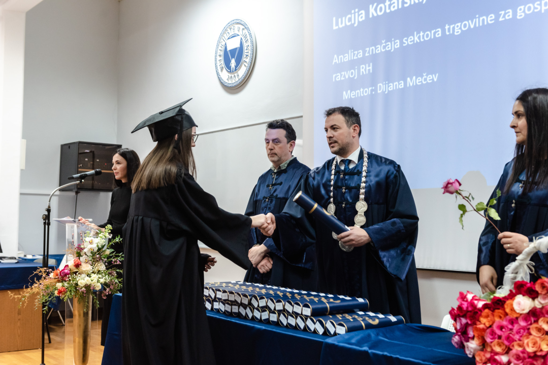 Svečana promocija studenata VUŠ-a: 'Vi ste budućnost naše zemlje i ona će biti onakva kakvom je vi oblikujete'