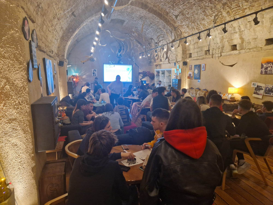 Finalisti srednjoškolske kviz lige stigli u Šibenik: Danas druženje, sutra natjecanje!