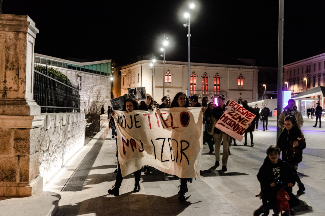 Marš u Šibeniku u povodu Dana žena:  'Dali smo javne prostore pred bolnicama za javni linč žena'
