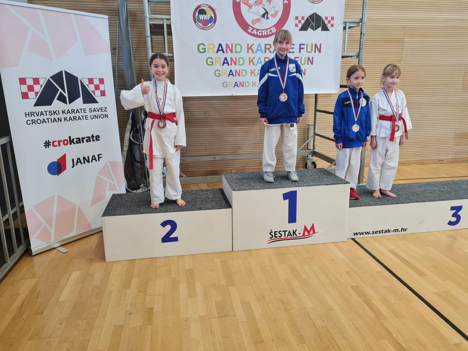 Članovi KK Murter s natjecanja se vratili sa zlatom, dva srebra i broncom