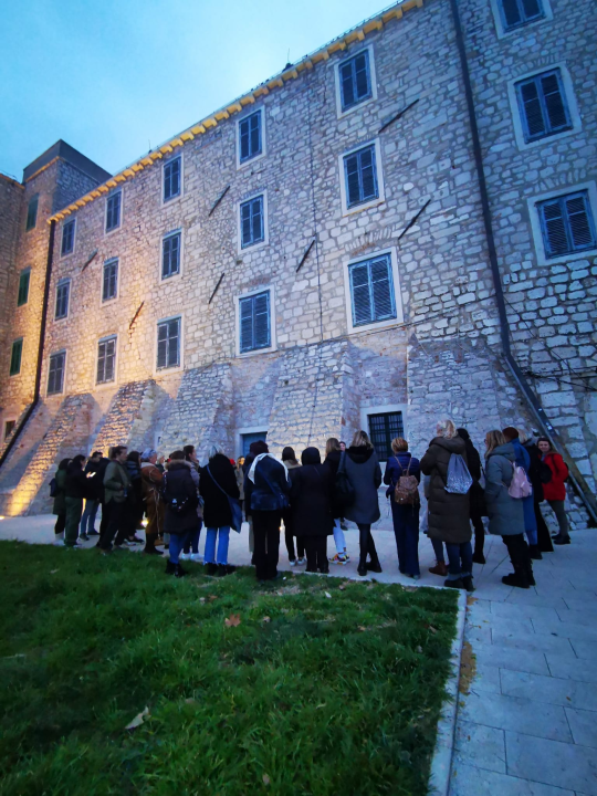 Gimnazijalci mjesec dana istraživali o poznatim šibenskim curama