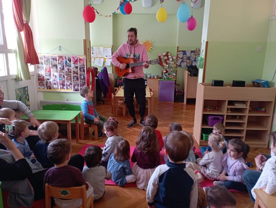 Tate iz dječjeg vrtića 'Šibenska maslina' cijeli tjedan djeci predstavljali svoje poslove 