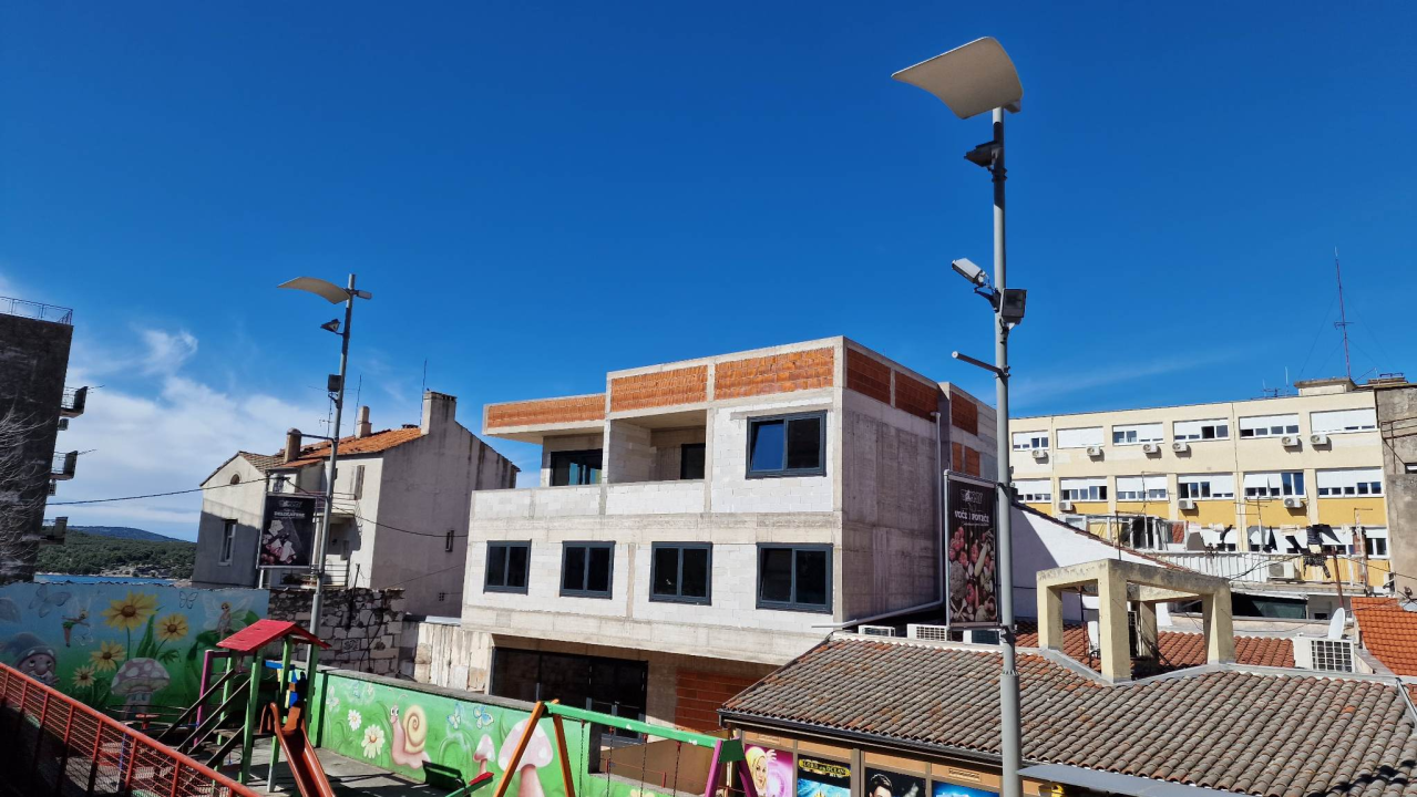 'Gradonačelnikova' zgrada izazvala interes Šibenčana: 'Riječ je o nasljedstvu moje supruge'