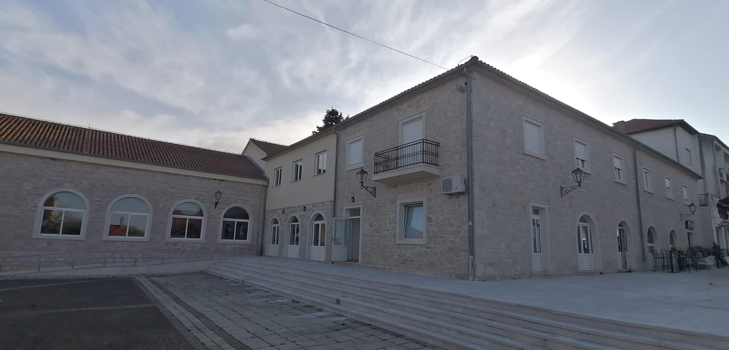 U Oklaju otvorena izložba Miljenka Luke Jurića i Davora Dragičevića