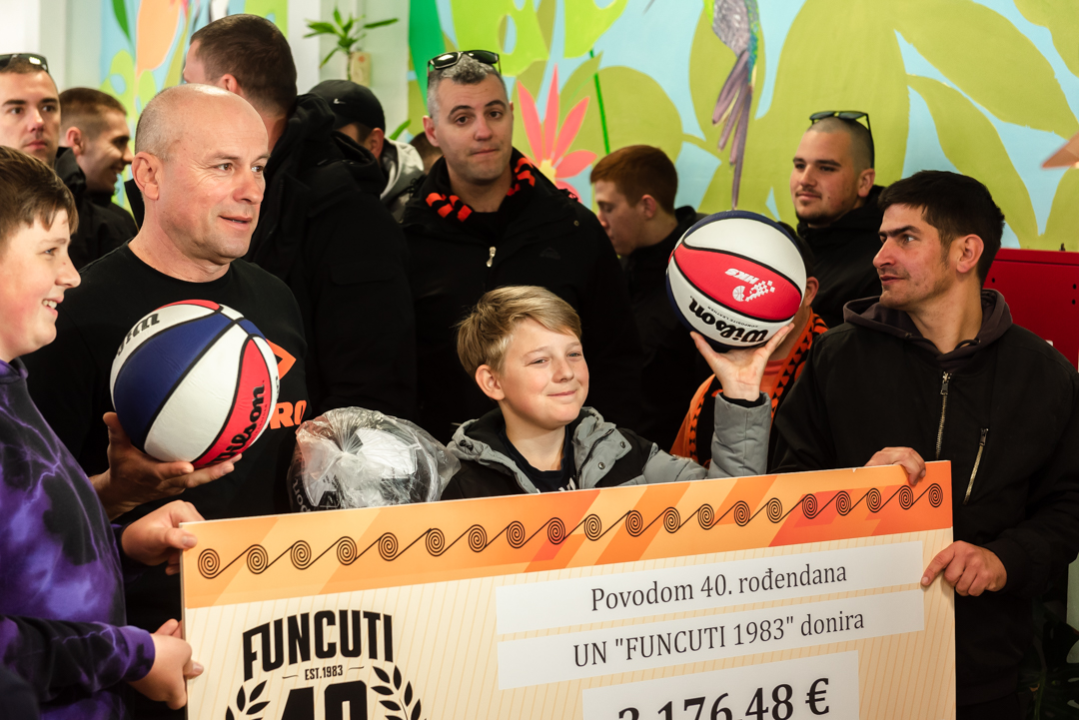 Humanitarna akcija u povodu 40. rođendana: Šibenski funcuti školi na Šubićevcu donirali 3176 eura 