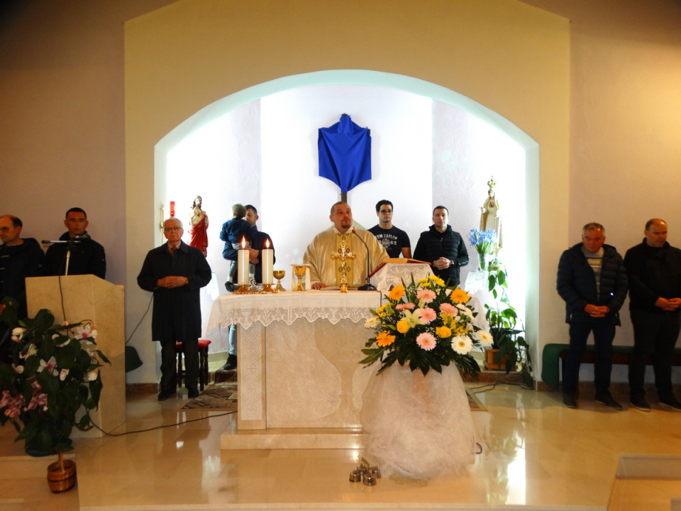 U Vukšiću održan obred pranja nogu dvanestorici vjernika na Veliki četvrtak 